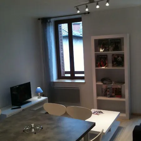 Chalmazel Apartment